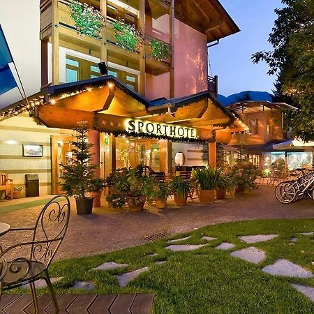 Sporthotel Rosatti Dimaro Exteriör bild