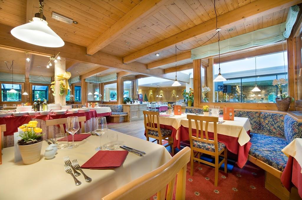 Sporthotel Rosatti Dimaro Exteriör bild