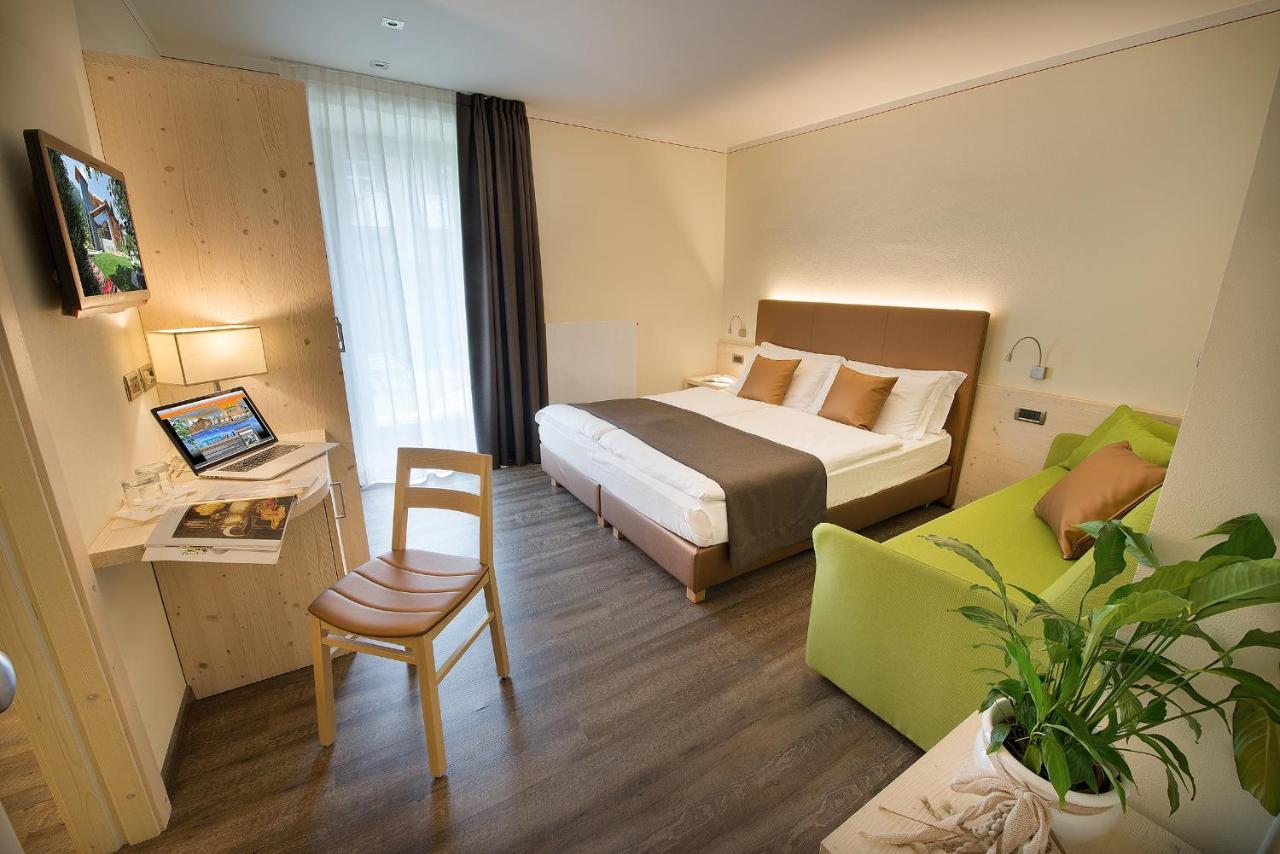 Sporthotel Rosatti Dimaro Exteriör bild