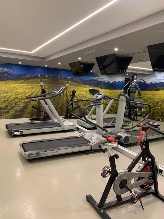 Sporthotel Rosatti Dimaro Exteriör bild