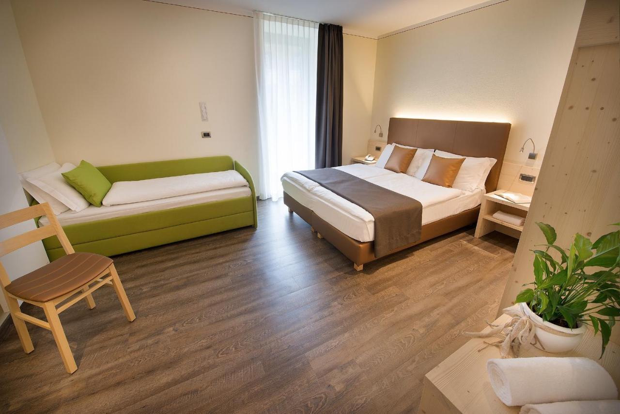Sporthotel Rosatti Dimaro Exteriör bild