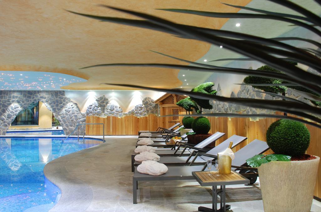 Sporthotel Rosatti Dimaro Exteriör bild