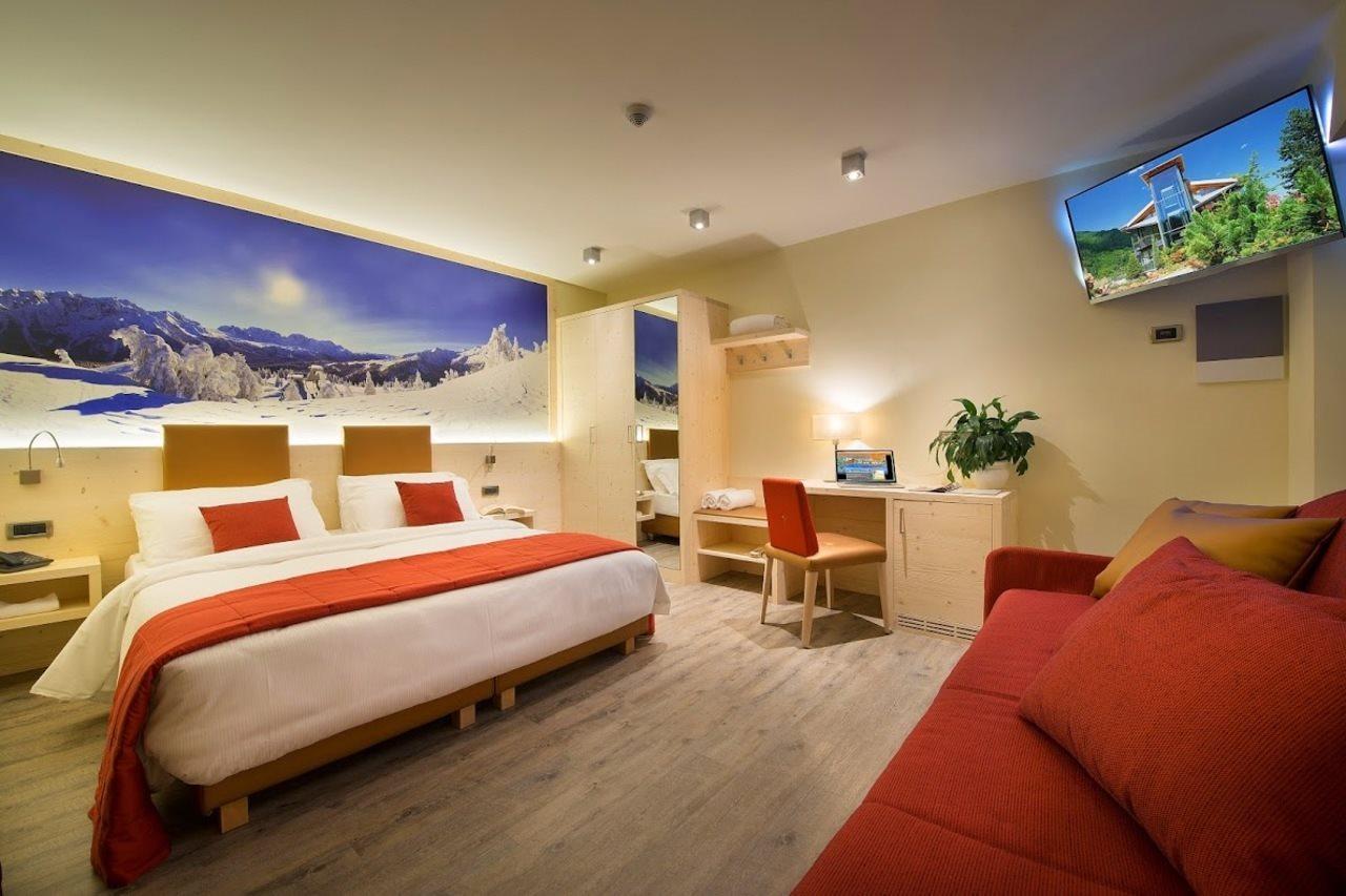 Sporthotel Rosatti Dimaro Exteriör bild